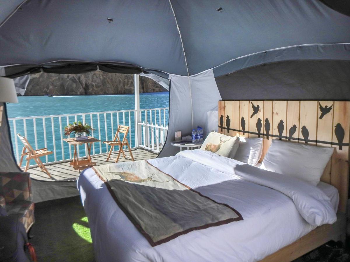 Luxus Hunza Attabad Lake Resort Karimabad (Hunza) Exterior foto