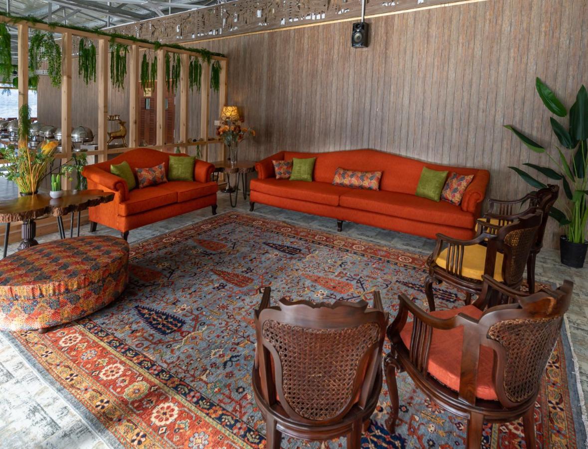 Luxus Hunza Attabad Lake Resort Karimabad (Hunza) Exterior foto